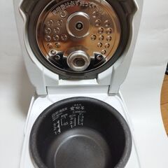  値下げ●三菱炊飯器3合炊2014年製●used●計量カップ付の画像