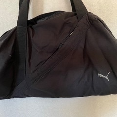 メンズ、レディースショルダーバッグ（PUMA）（黒）少し白い小さい汚れありの画像