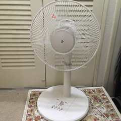 扇風機　ホワイトの画像