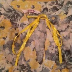 ベトナム製　花柄　七分袖　プルオーバー　M〜Ｌサイズの画像