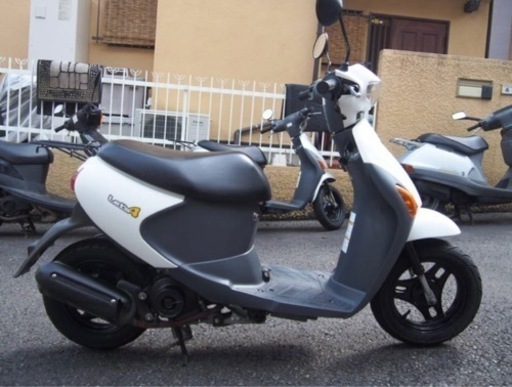 スズキレッツ４　インジェクション　白