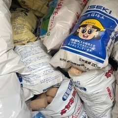 もらって下さい！　木粉圧縮材の画像