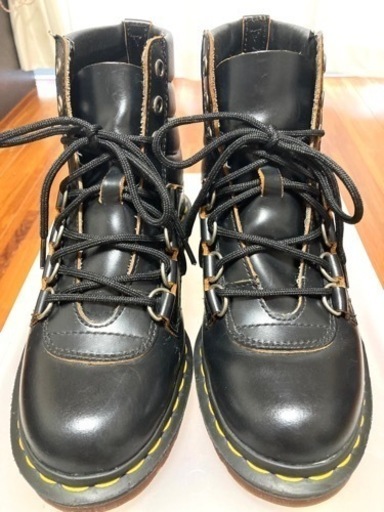 ドクターマーチンのショートブーツ（試着可能、値段相談可能)