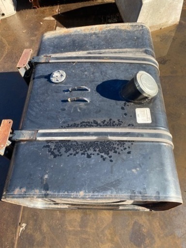 トラック用軽油タンク　日野