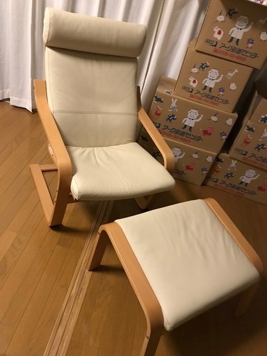 IKEAの椅子　　革張り　白　綺麗です！