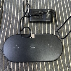 QI ワイヤレス充電器　2台同時可