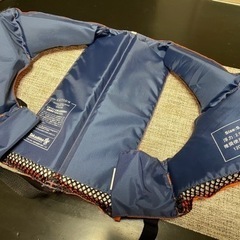 【中古・美品】キッズ　フローティングベスト　救命胴衣の画像