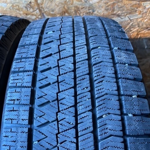 バリ山　BRIDGESTONE ブリヂストン　ブリジストン　VRX2 225/55R17 スタッドレス タイヤ　2017年製　2本セット