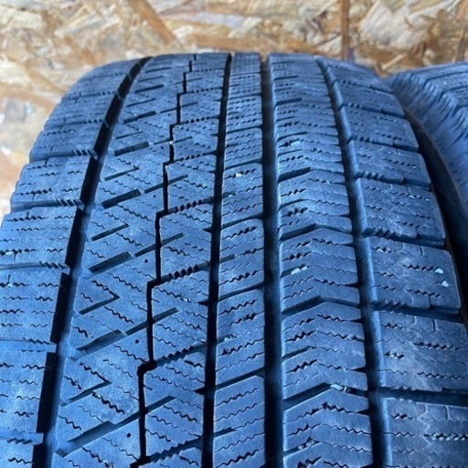 バリ山　BRIDGESTONE ブリヂストン　ブリジストン　VRX2 225/55R17 スタッドレス タイヤ　2017年製　2本セット