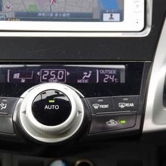 人気の車種です♪　トヨタ☆プリウスαの画像