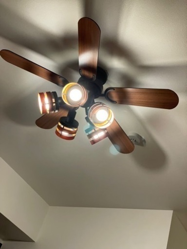 【処分価格❗️】元値の半値以下！😂✨美品✨[5灯] LOWYAシーリングファンライト LED電球対応 ACモーター 5枚羽 リバーシブル リモコン付き