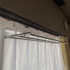 【物干し竿　100円】