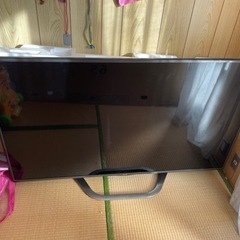 テレビ　60インチ