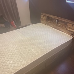 レトロなダブルベッドの画像