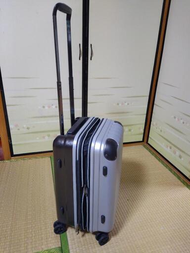 キャリーバッグ