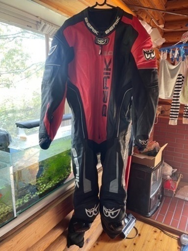 レーシングスーツ