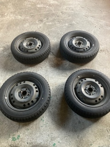 軽用　髭あり　イボ付き　ほぼ未使用一回のみ。スタッドレスタイヤ　4本　155 65R 14 750