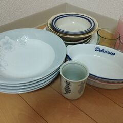 コップやお皿の画像