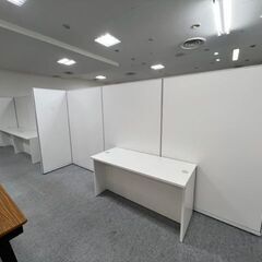机・椅子・パーティションなど一式、教室などの運営に最適です。の画像