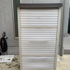アイリスオーヤマ　屋外　物置