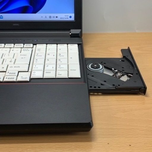 【お取引終了】富士通 大人気ビジネスモデル Core i3 メモリ4G SSD120G マイクロソフト最新版Office2021インス