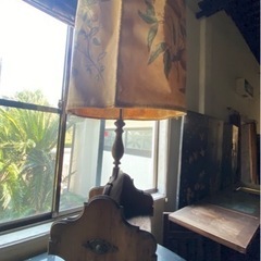 【100円】　アンティーク　テーブルランプ