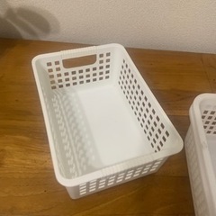 カゴ3つの画像