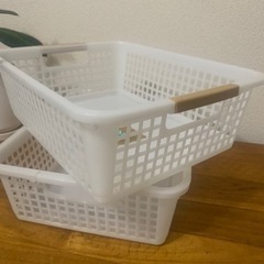 カゴ3つの画像