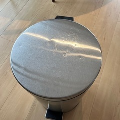 【差し上げます】IKEA ペダルビンの画像