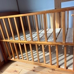 ベビーベッド(組み立て済み)の画像