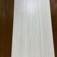 DIYに新品ウッドフロアタイルの画像