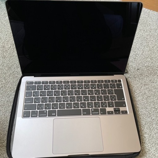 MacBook Air13インチ　ケース付けます