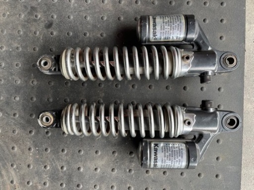 ゼファー1100 リアショック減衰力付　ZRX ninja