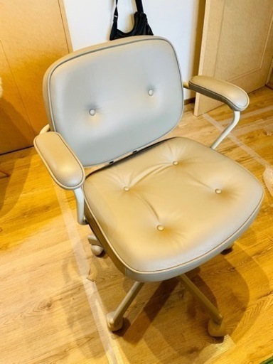 一年未満　IKEA アレフィェル　オフィスチェア　革