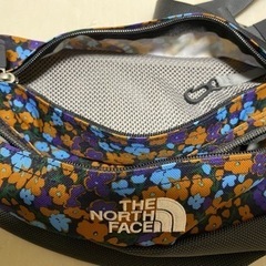 THE NORTH FACE、ショルダーバッグの画像
