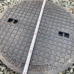 中古鋳鉄製マンホール　フタと枠のセットの画像