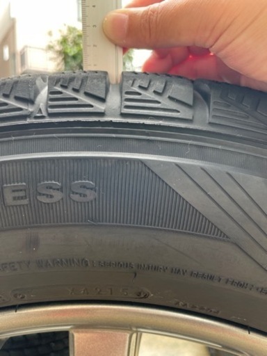 アルミ付きスタッドレスタイヤ　215/65R16
