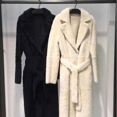 セオリー　リバーシブルムートンコートの画像
