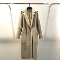 セオリー　リバーシブルムートンコートの画像