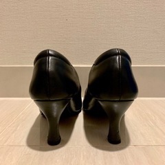 【美品】closshi パンプス25.5cmの画像