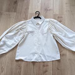 バルーン袖刺繍ブラウス