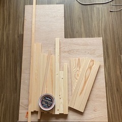DIY端材とウォールナット塗装ワックス、ペンキ