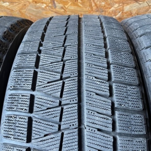 バリ山　BRIDGESTONE ブリヂストン　ブリジストン　REVOGZ 215/50R17 スタッドレス タイヤ　2014年製　17