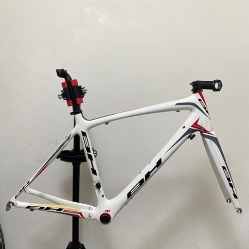 BH prisma カーボンフレーム