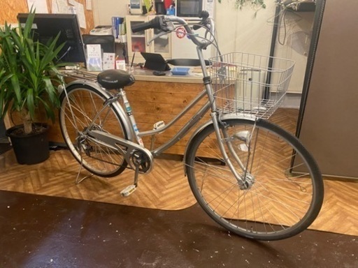 27インチ　LEDオートライト6速 自転車　銀