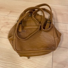 guess ミニリュック　レザー　茶の画像