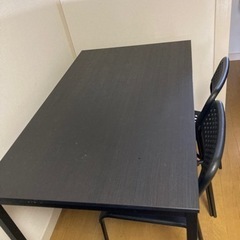 ダイニングテーブルの画像