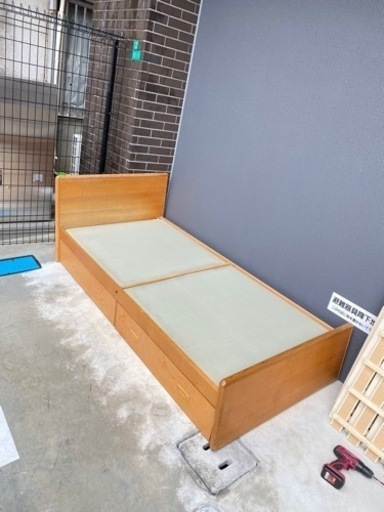 ?引き出しあり　シングルベッド?大阪市内配達設置無料??保証有り