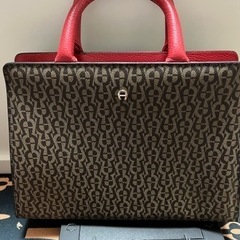 AIGNERの牛革バッグ.未使用品