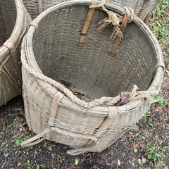 ♨　♨　🌈　⭐　❄　🌈　⭐　❄🌈　⭐　❄昔の背負う竹かご　一つあたりの画像